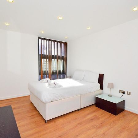 Apartment Wharf - Canary South London Bagian luar foto