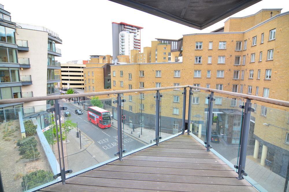 Apartment Wharf - Canary South London Bagian luar foto