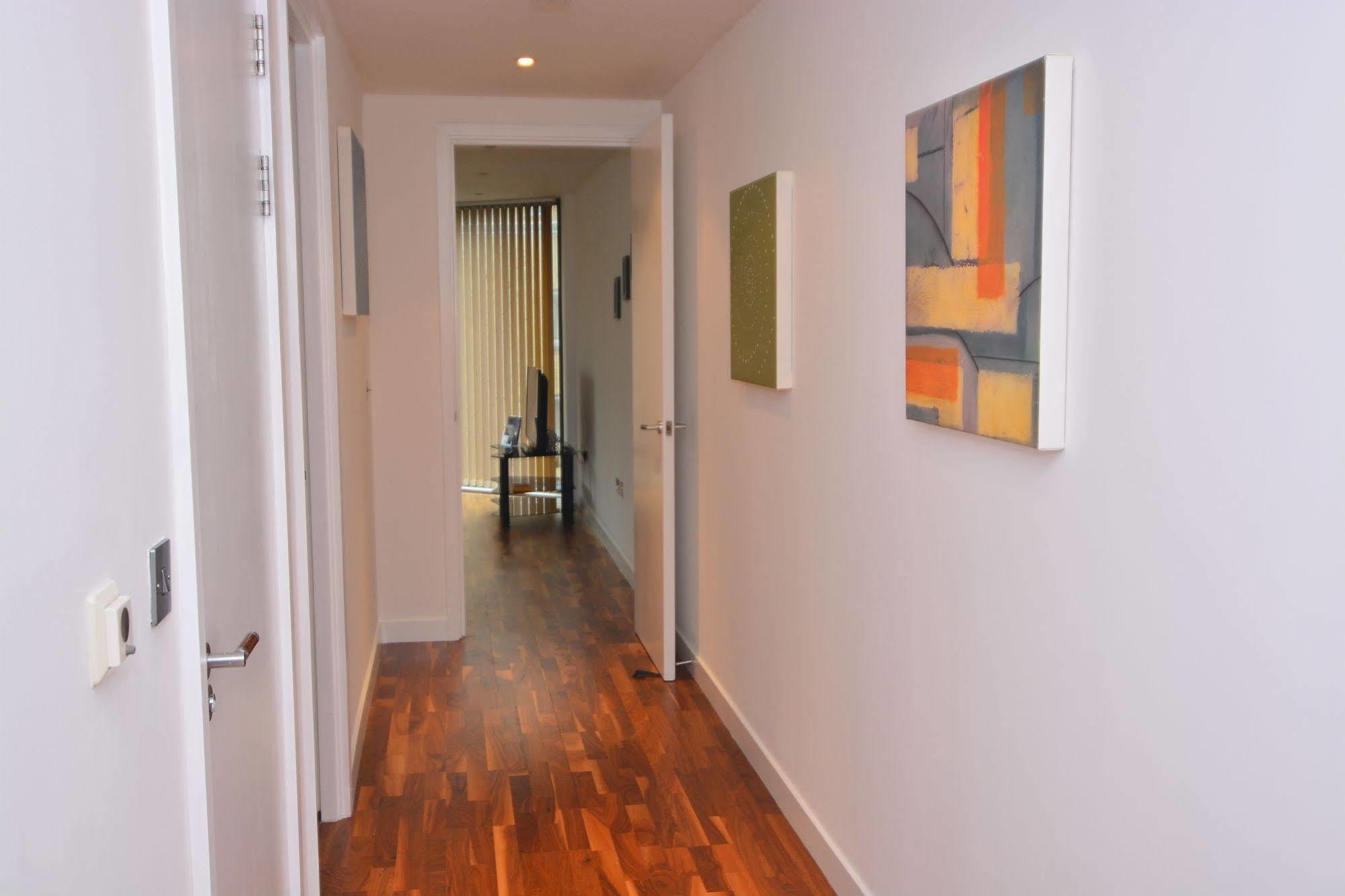 Apartment Wharf - Canary South London Bagian luar foto